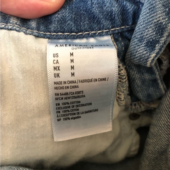 Women’s American Eagle Tomgirl denim shortall size M - Picture 9 of 12